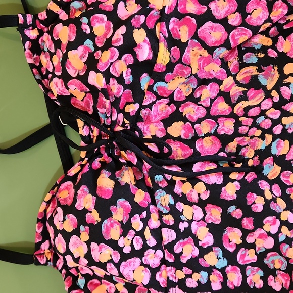 SWIM TOP - Picture 2 of 5